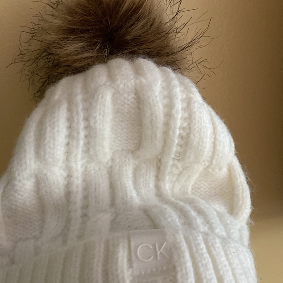 Calvin Klein knitted hat - Picture 6 of 12